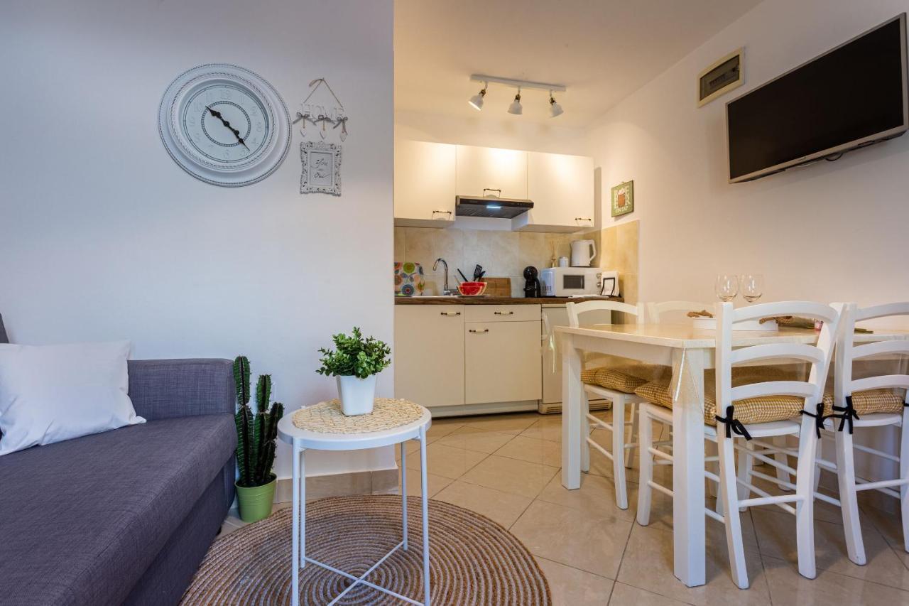 Apartment Magnolia Šilo Eksteriør billede