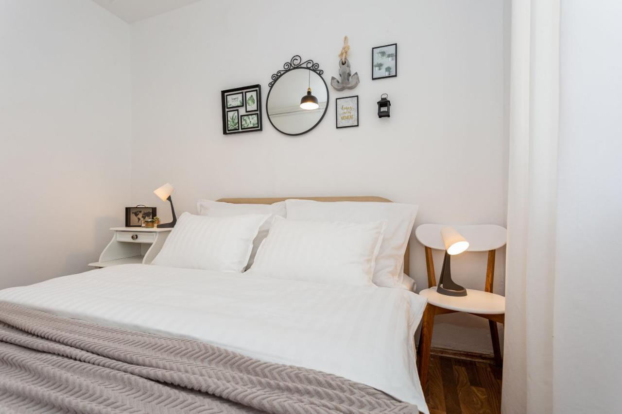 Apartment Magnolia Šilo Eksteriør billede